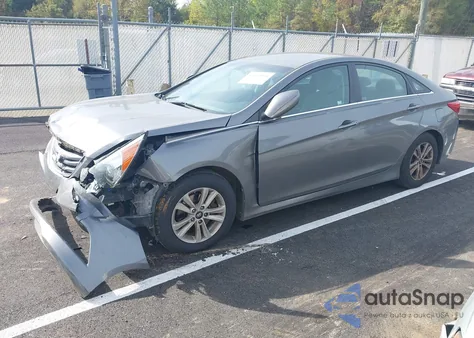 2014 Hyundai Sonata z USA, uszkodzony, nr VIN 5NPEB4AV3EH869668
